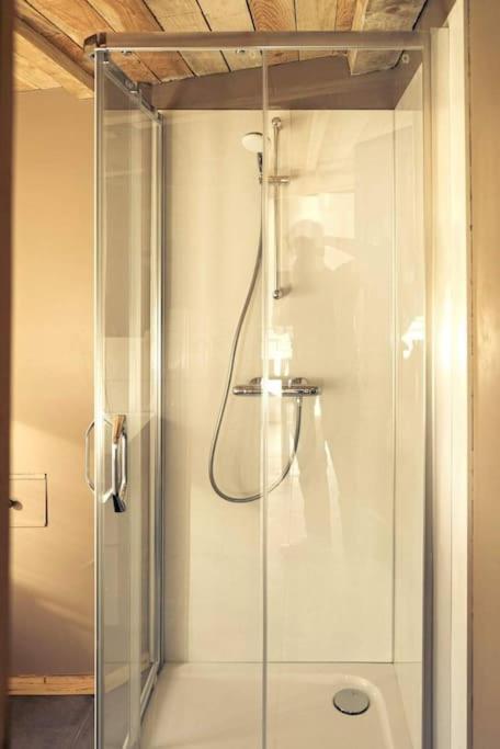 Le P'Tit Nid : Mini Loft Pour 2 A 4 Personnes Vila Tellin Exterior foto