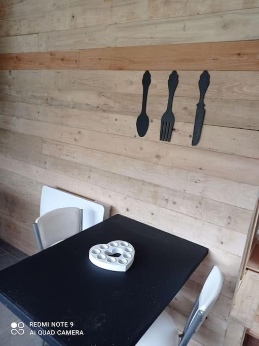 Le P'Tit Nid : Mini Loft Pour 2 A 4 Personnes Vila Tellin Exterior foto